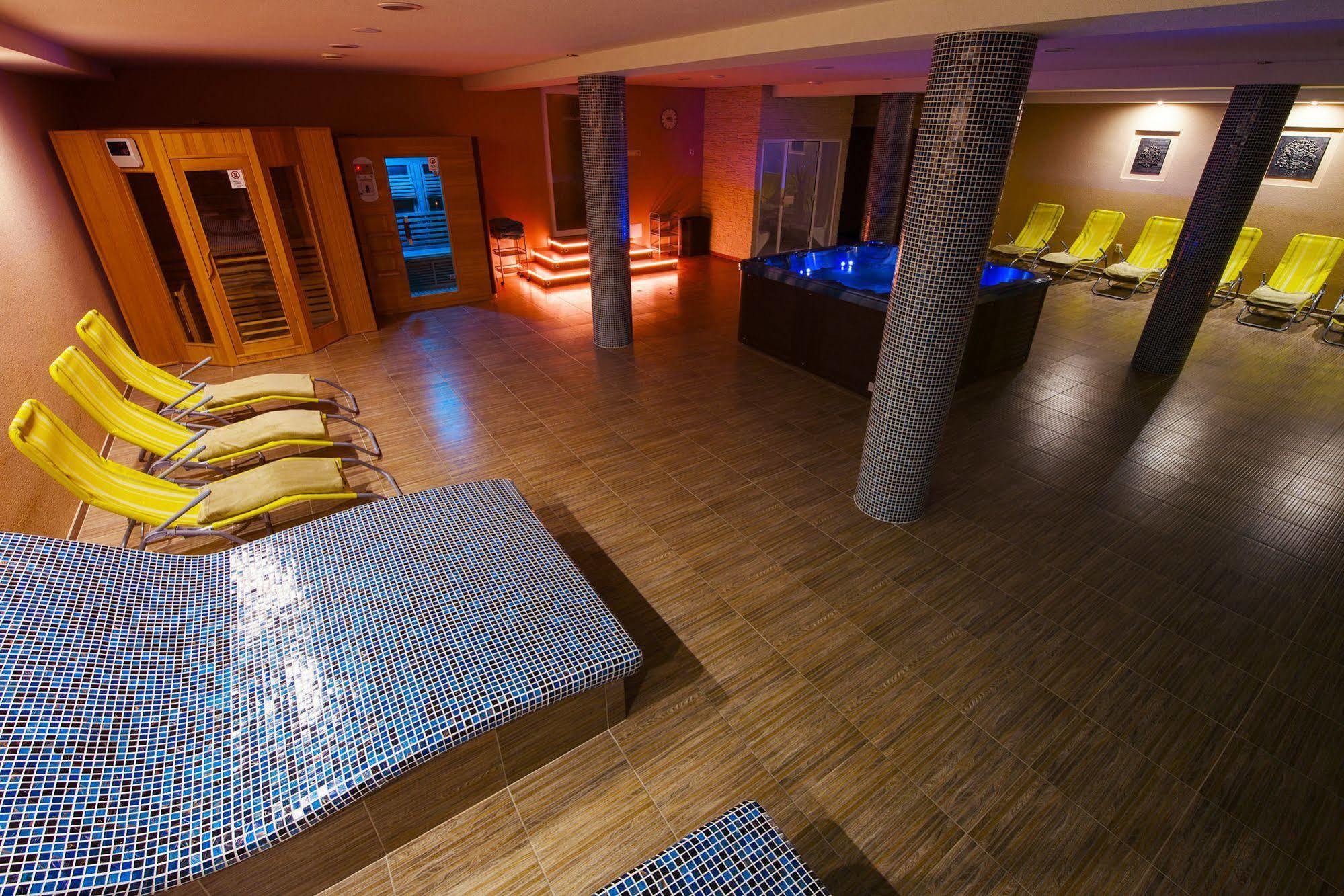 Wellness Penzion Maxim Bojnice Exterior photo